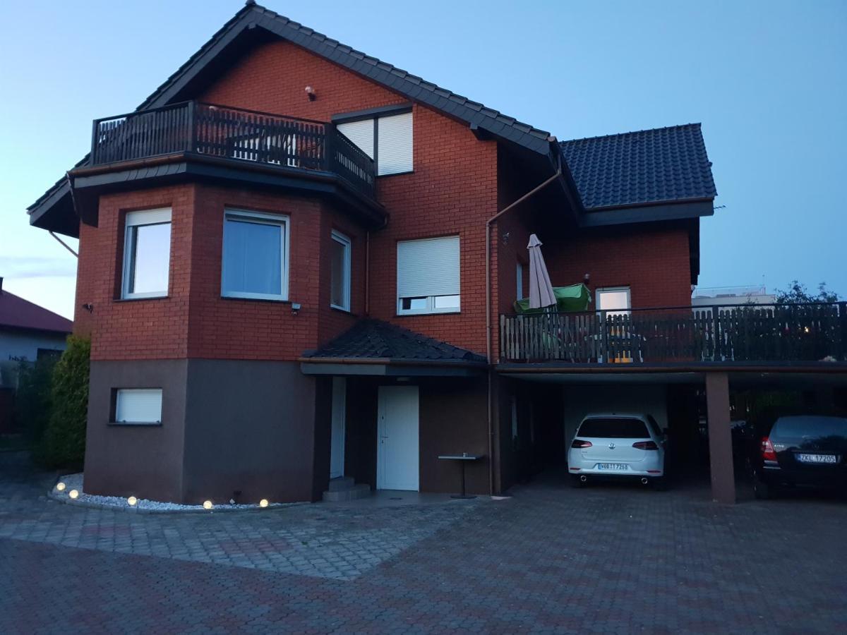 Czerwony Kamien Rubin Apartment เชียโนเซตี ภายนอก รูปภาพ